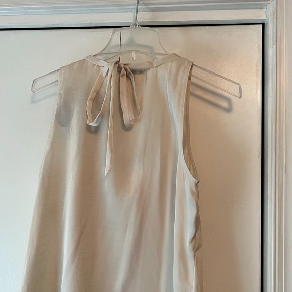 Loft Tank, Off White - Attached Fabric Necklace and Flower, Tie Neck - Medium - Picture 4 of 5